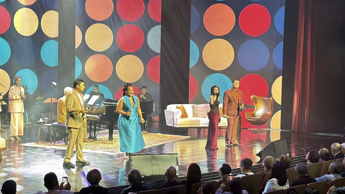 Filipino Music Royalty Honors Burt Bacharach in Makati