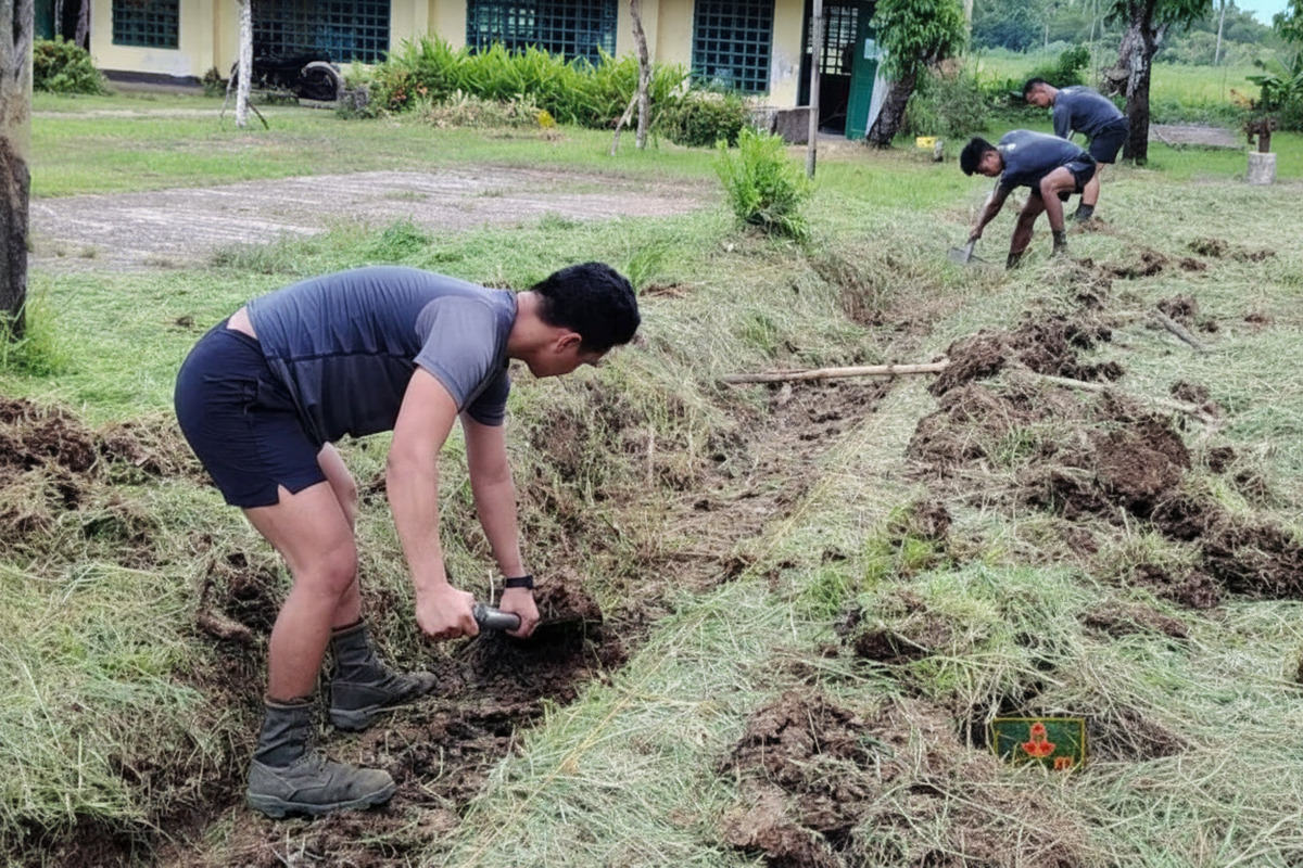 Army's 8ID Repairs Schools Across Eastern Visayas