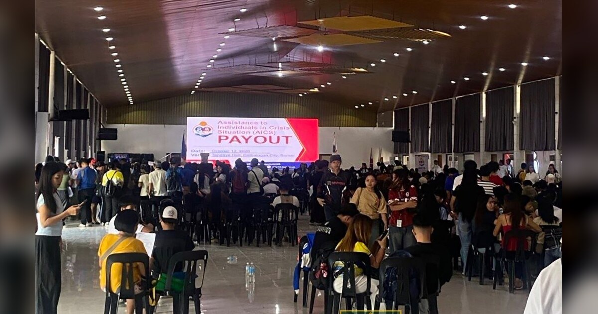 Samar Students of Ex-Rebels Get ₱6,000 School Aid Each