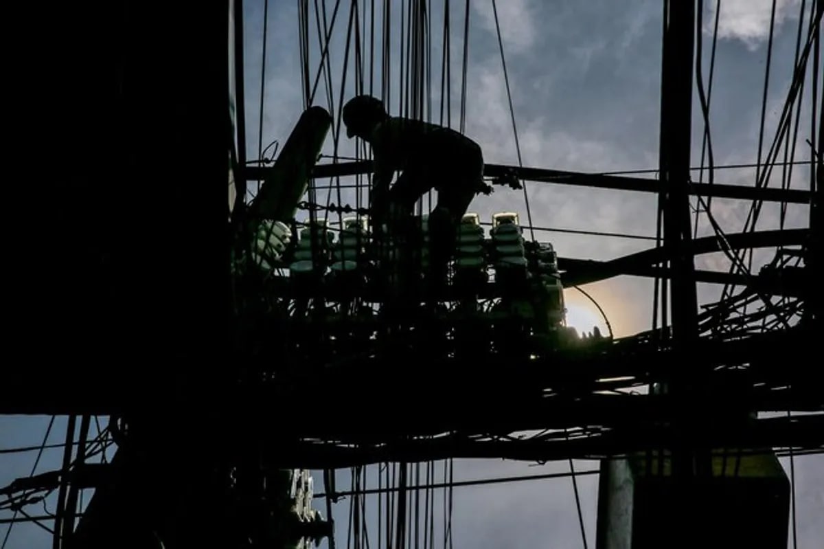 Philippines Grapples With Widespread Power Outages Across Luzon, Visayas
